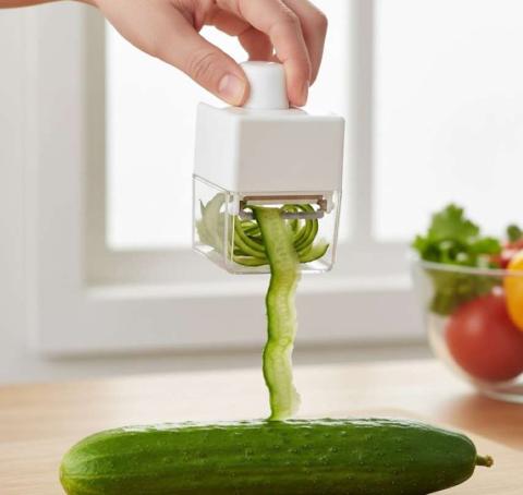 Vegetable Peeler with Storage Case