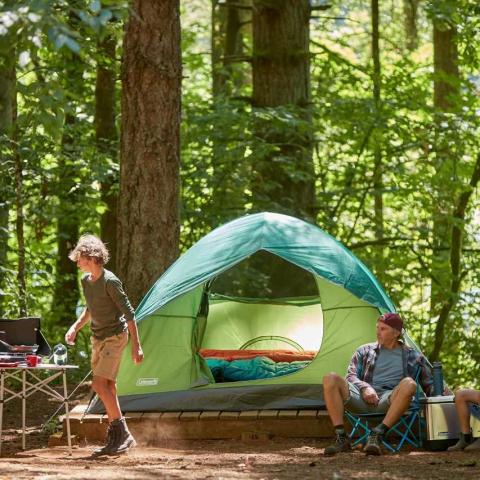 Coleman Sundome Camping